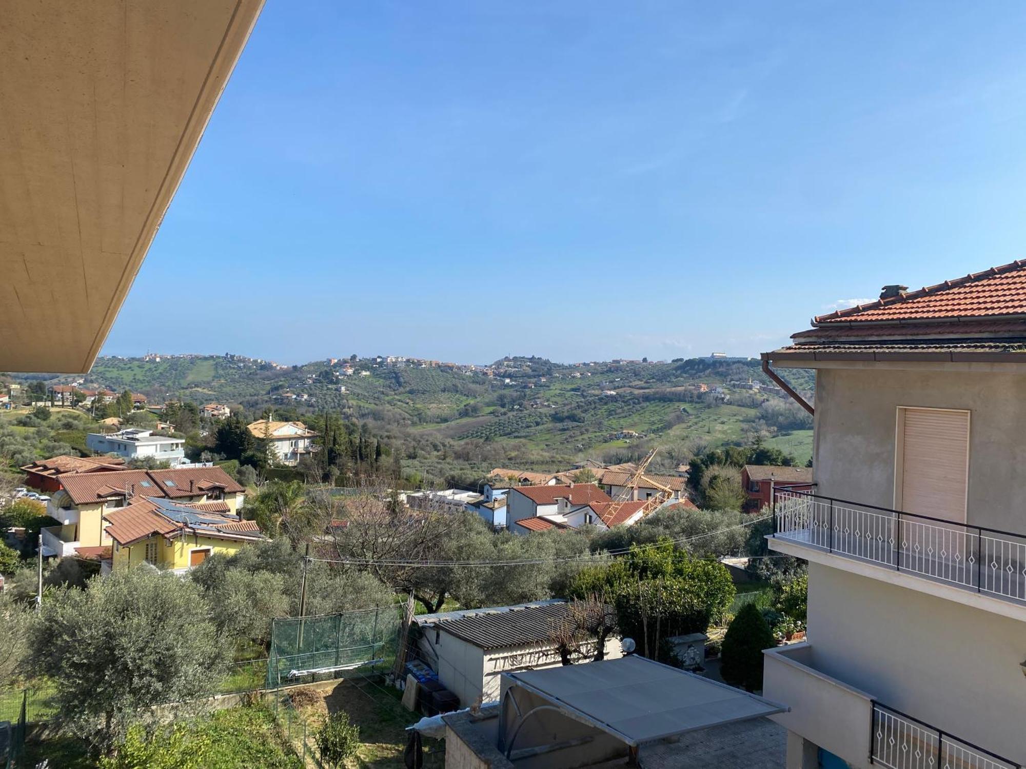 Incantevole A Due Passi Dal Borgo Montesilvano